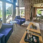 4 Bedroom Beautiful In בית נופש *