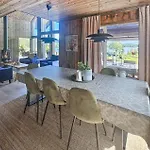 4 Bedroom Beautiful In