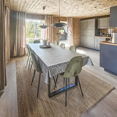 4 Bedroom Beautiful In Vegårshei