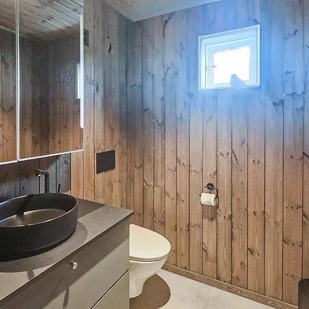 4 Bedroom In Vegarshei Casa de Férias