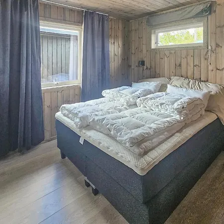 4 Bedroom In Vegarshei