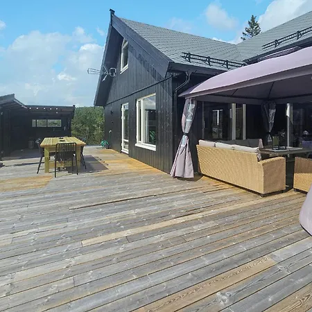 4 Bedroom In Vegarshei *