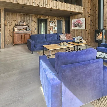 4 Bedroom In Vegarshei *