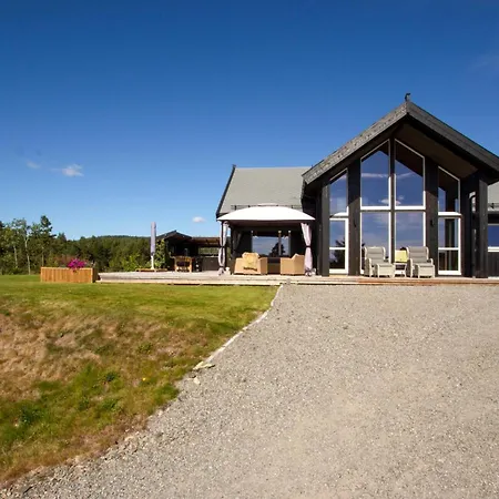4 Bedroom Beautiful In Сasa de vacaciones Vegårshei