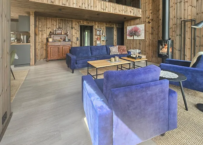 4 Bedroom In *
